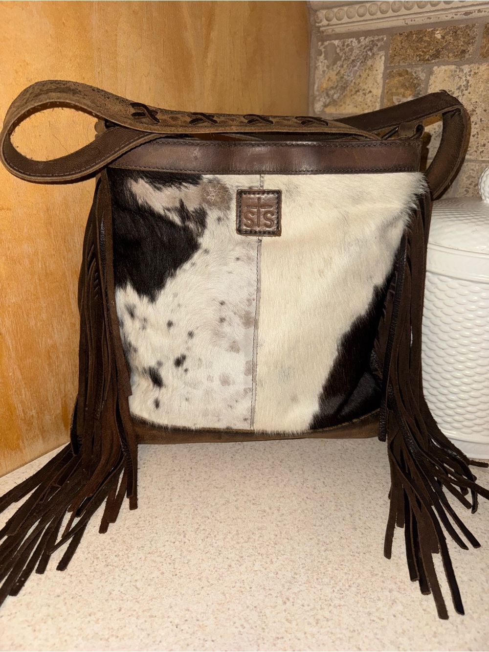 STS Ranchwear Brown White Hair-On Hide Fringe Crossbody Bag Ponderosa 13”x13”x4”